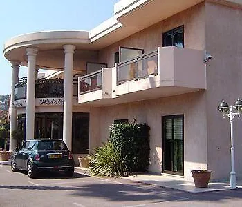 호텔 Les Bruyeres 망들리유 라 나플